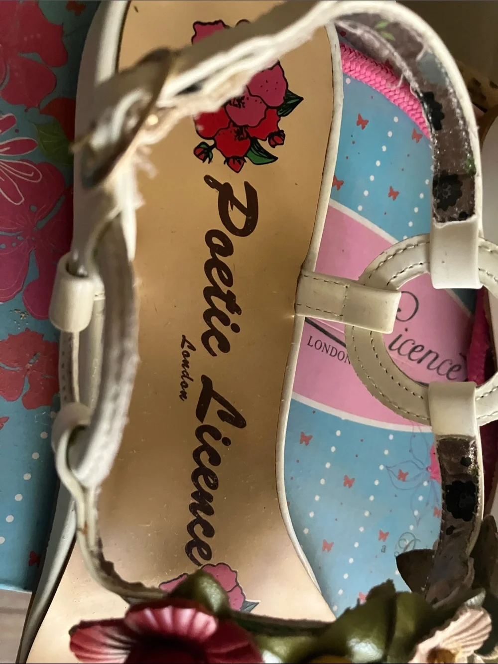 Poetic License White Floral Applique T-Strap Sandals